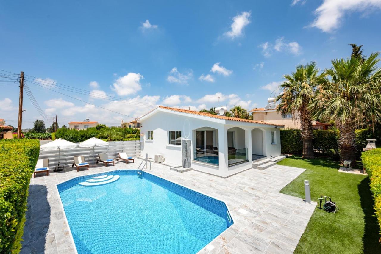 Bungalow Mikaella By Ezoria Villas Bahía de Coral Exterior foto